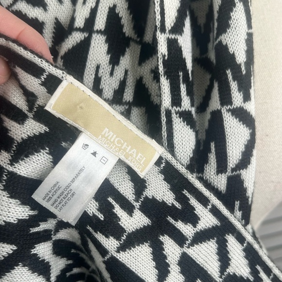 MICHAEL KORS Scarf Black & White MK Pattern-OS - Picture 2 of 2